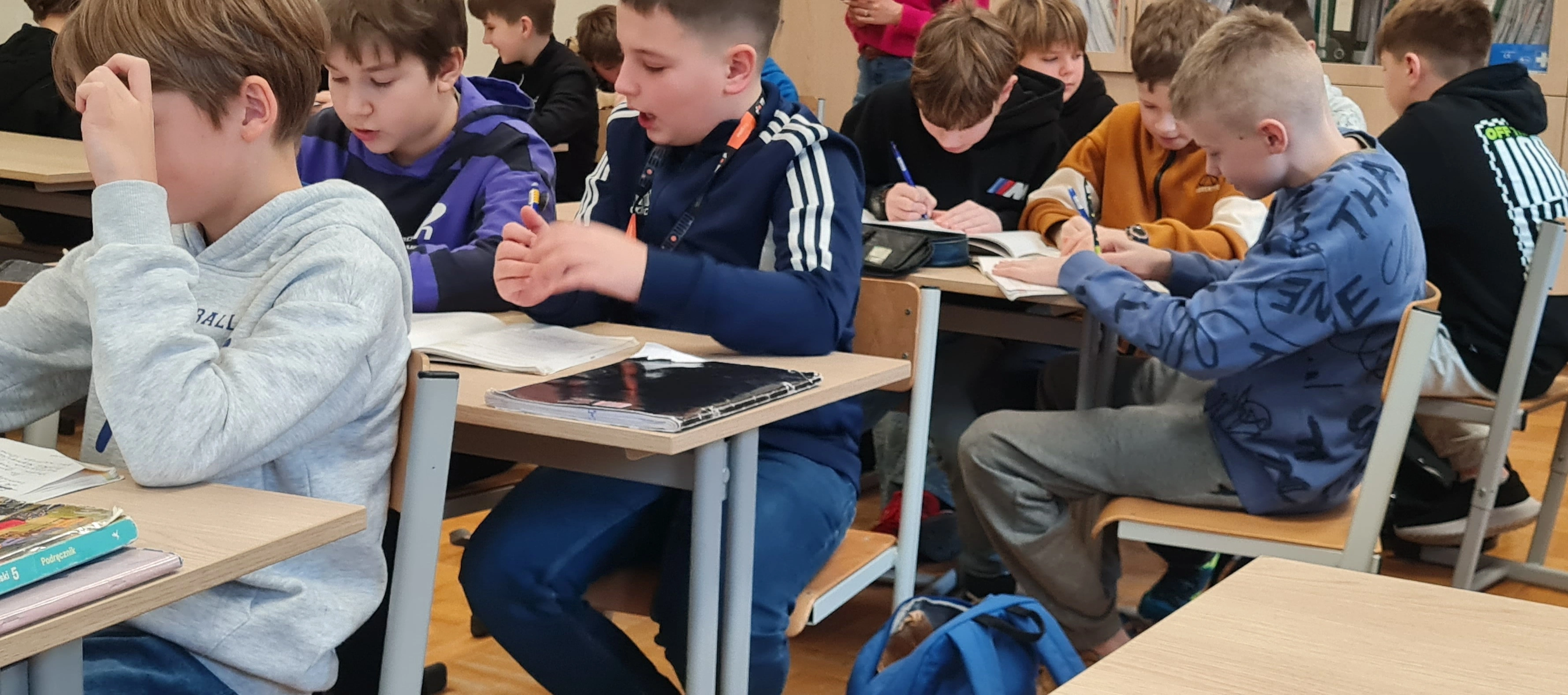 5 B praca w grupach - j. polski - zdjęcie 2