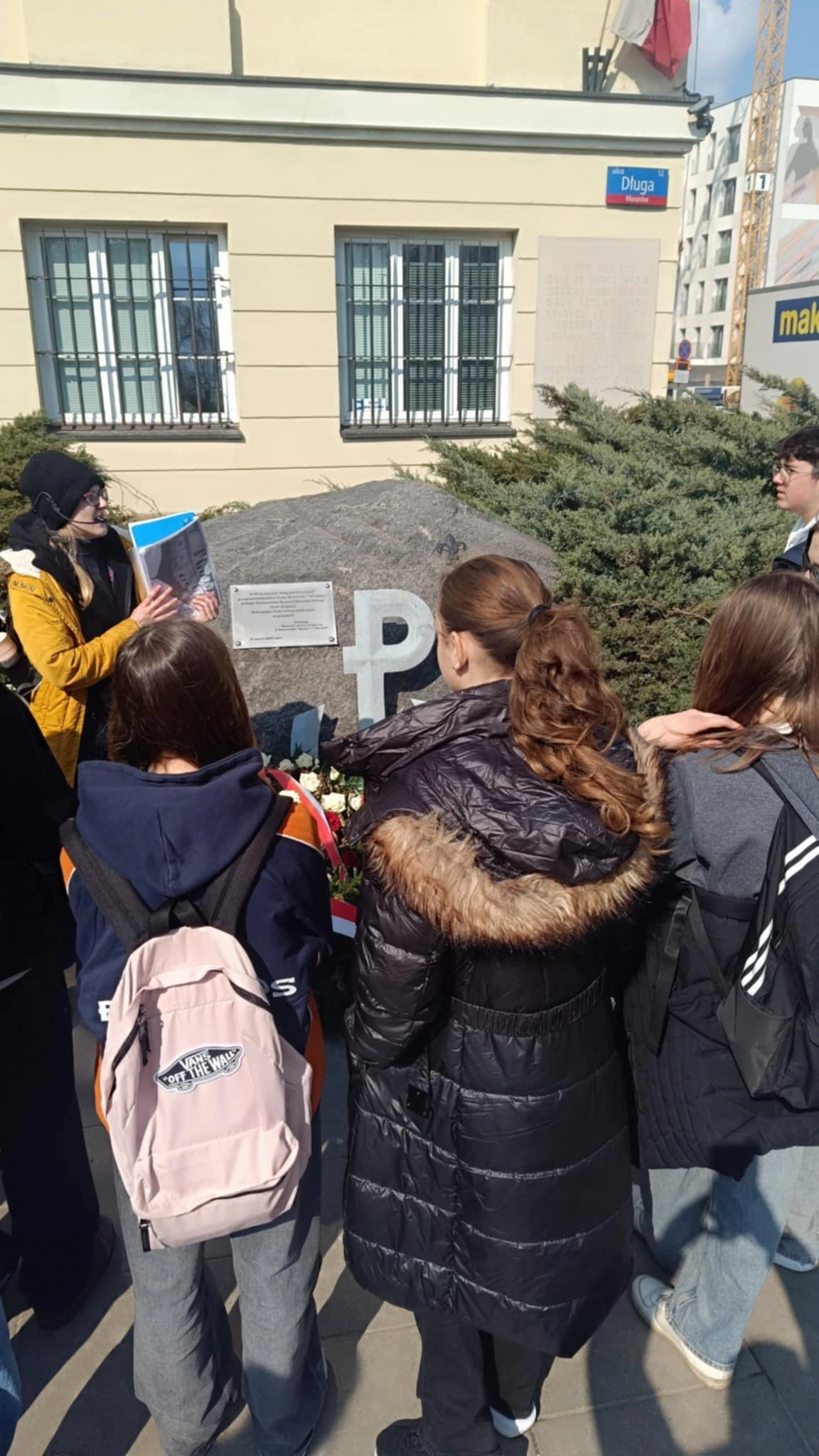 8 b - Wycieczka - Śladami bohaterów "Kamieni na szaniec" - zdjęcie 5