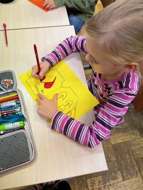 Prezenty dla Babć i Dziadków - plastyka w klasie 1a - zdjęcie 3