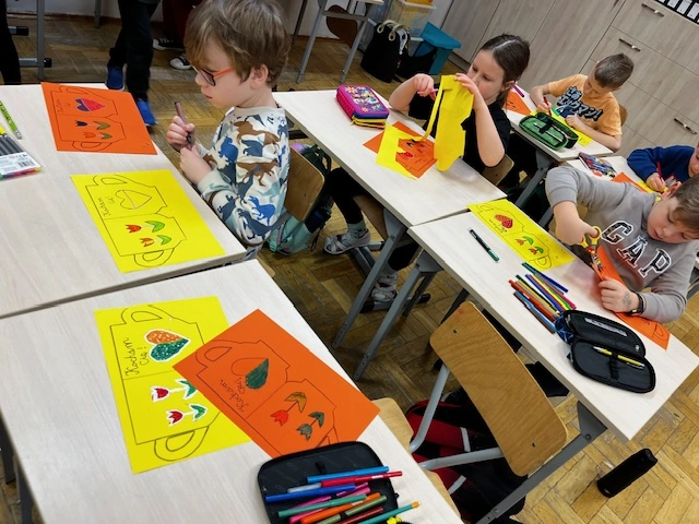 Prezenty dla Babć i Dziadków - plastyka w klasie 1a - zdjęcie 5