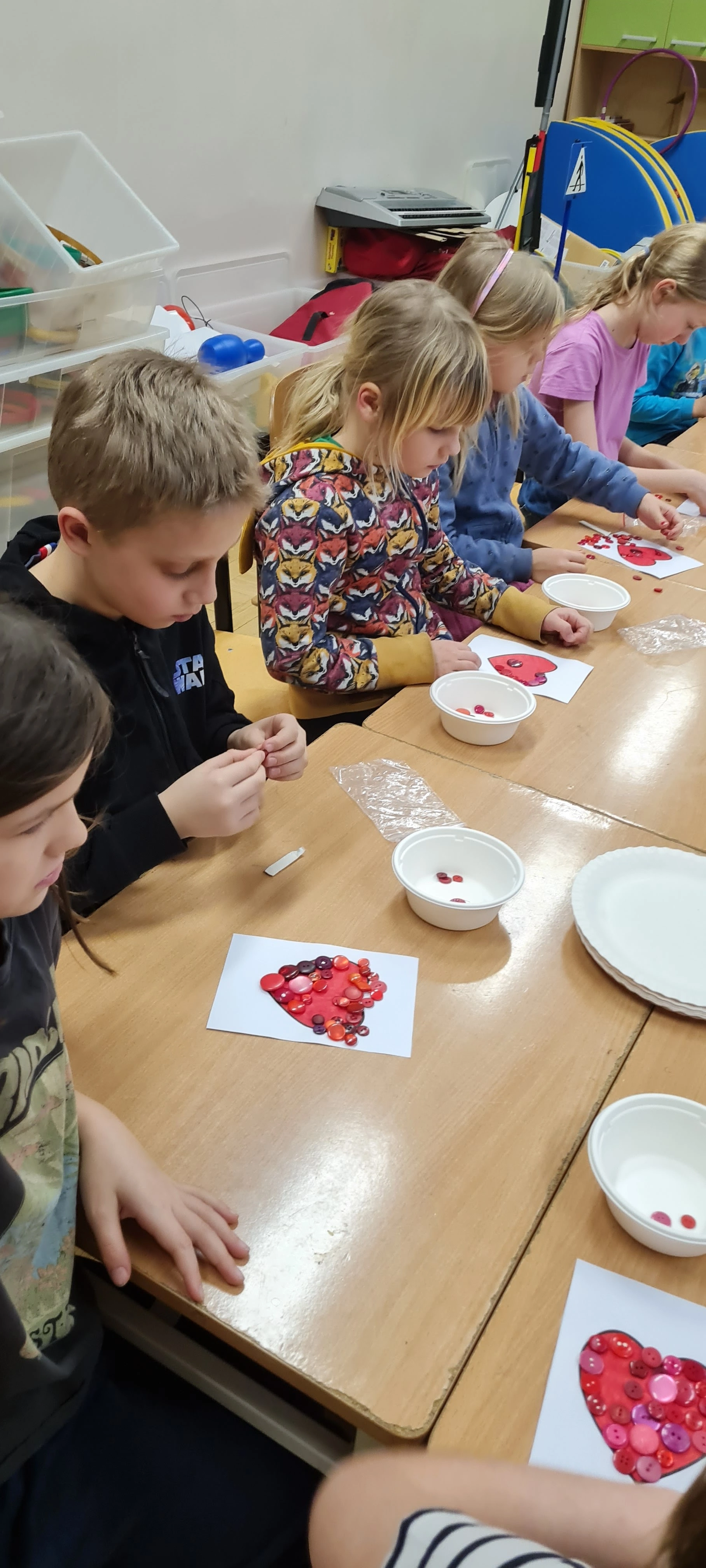 ZIMA W MIEŚCIE 2025 - warsztaty hand - made - tworzenie biżuterii i serc - zdjęcie 2