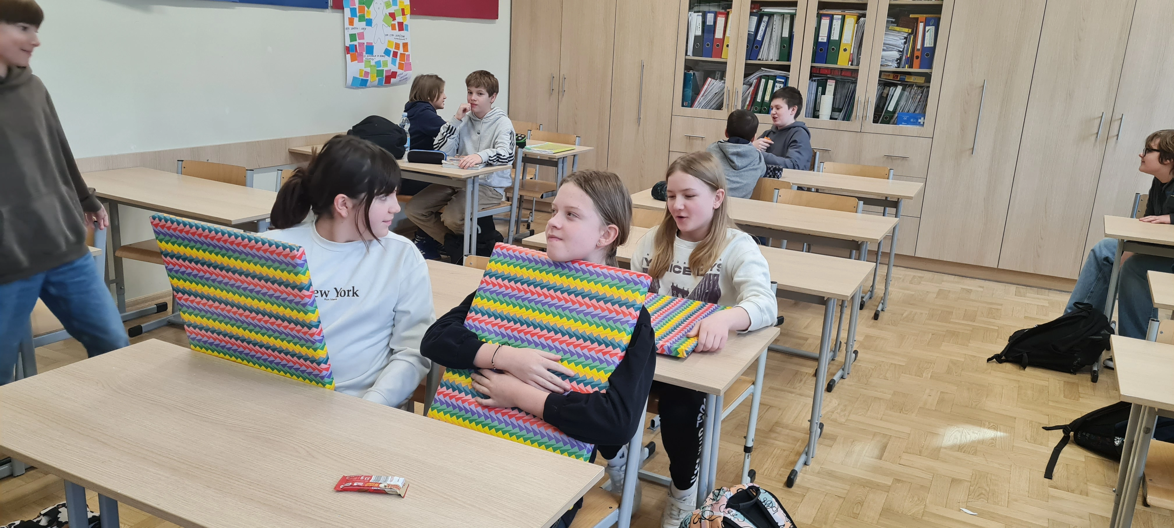 Dzień Kobiet w 5 a - zdjęcie 3