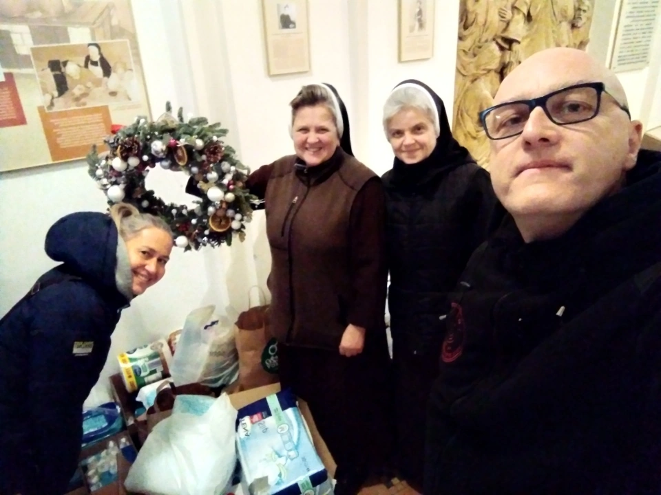 Hospicjum Sióstr Felicjanek - Paczka inna niż wszystkie - zdjęcie 1